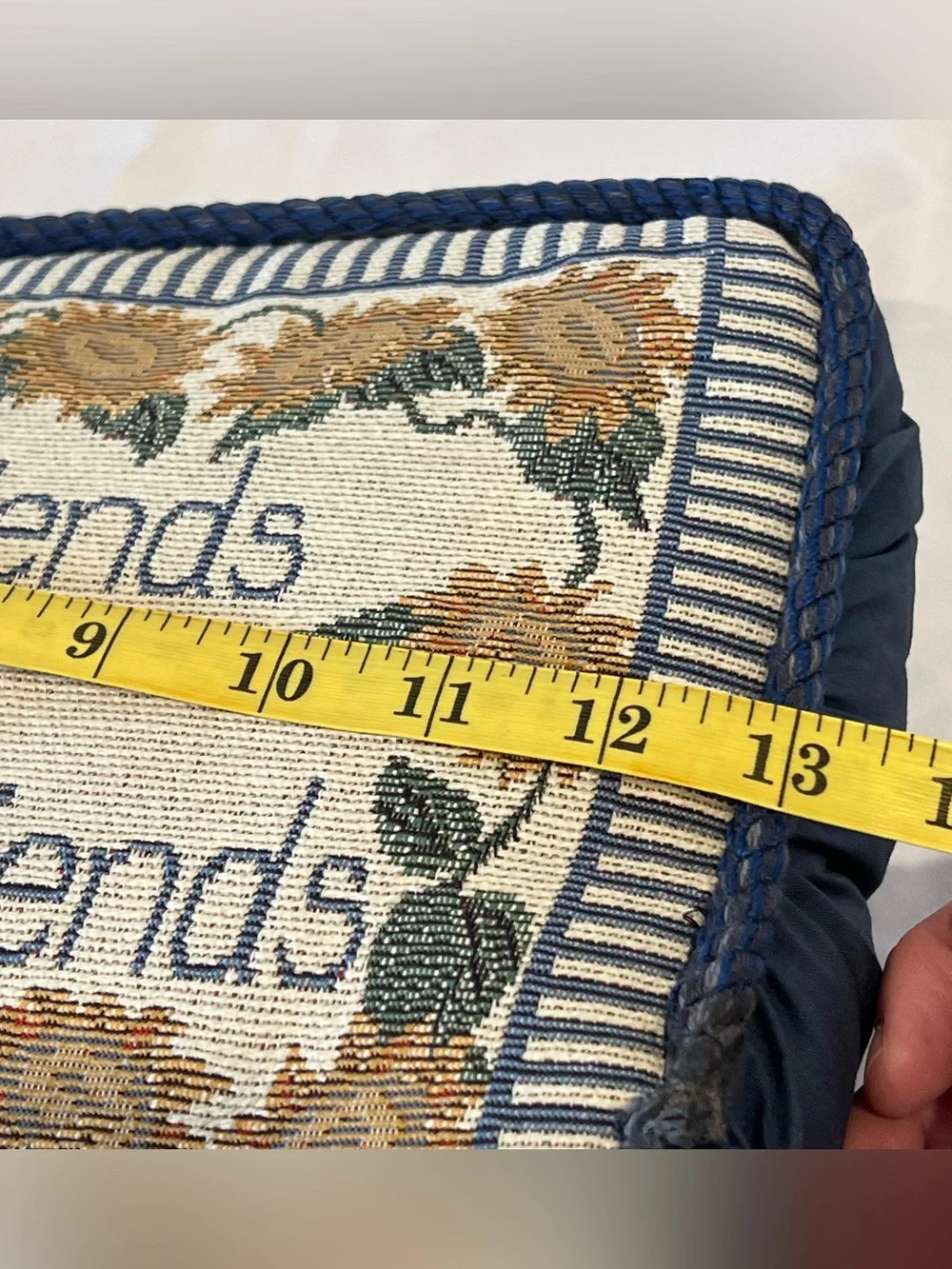 Vintage Old Friends Are The Best Friends Tapestry Pillow